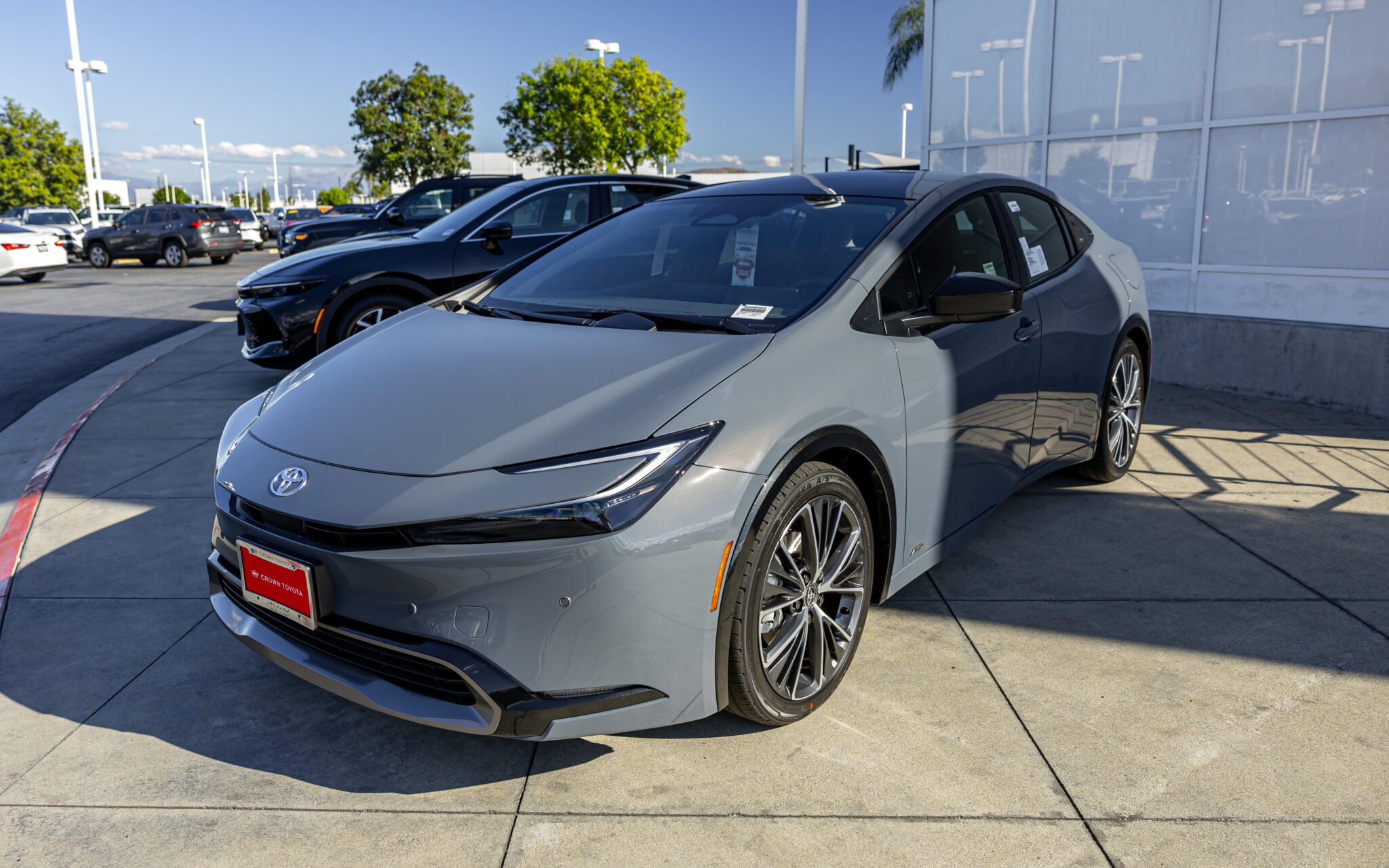 2024 Toyota Prius vs. 2024 Prius Prime: What Are the Differences, and ...